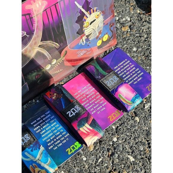 ZOX HALLOWEEN ZOO 2023 - llama mummy sloth MEDIUM pack ART envelope WRISTBANDS - Picture 5 of 12